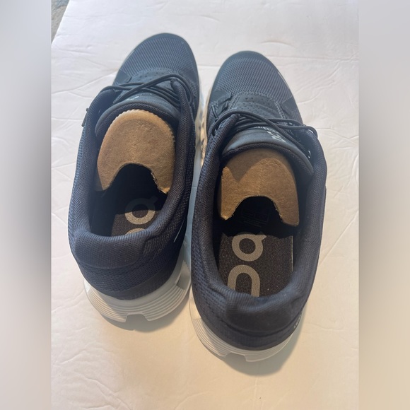 NEW ON CLOUD 5 RUNNING SNEAKERS BLACK/WHITE - Picture 6 of 8